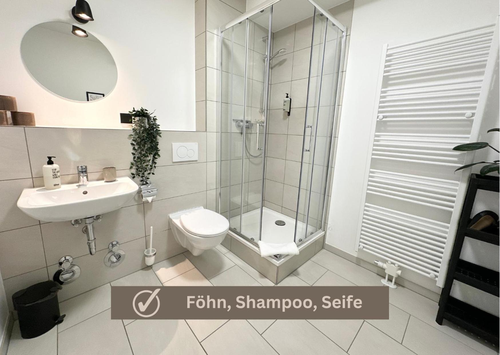 Special Apartment - Stadtnah, Balkon, Parkplatz, E-Ladestation, Gitterbox Fuer Fahrraeder, Fitnessstudio Koblenz  Kültér fotó